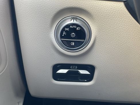 Certified 2025 Mercedes-Benz C 300 Sedan image 25