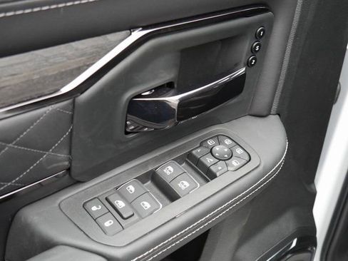 New 2026 RAM 3500 Limited AWD/4WD image 17