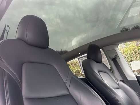 Used 2020 Tesla Model Y Long Range image 15