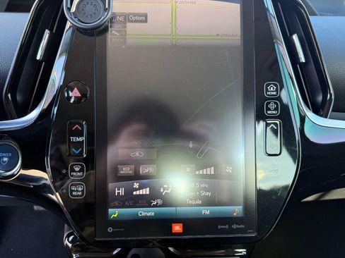Used 2018 Toyota Prius Prime Advanced image 32