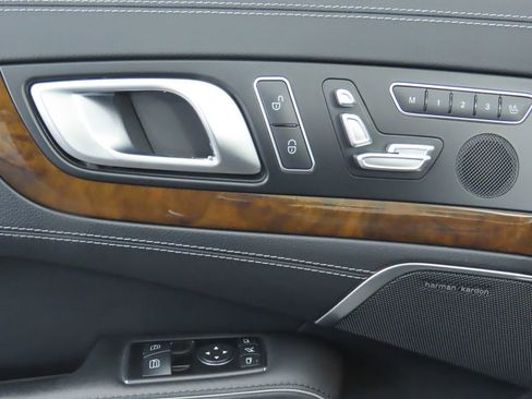 Used 2013 Mercedes-Benz SL 550 image 29