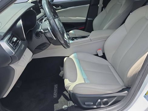 Used 2021 Genesis G70 2.0T RWD image 11
