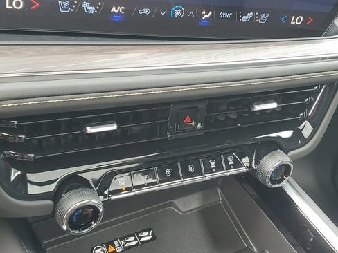 New 2026 Chevrolet Suburban Premier AWD/4WD image 29