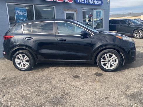 Used 2017 Kia Sportage LX FWD image 3