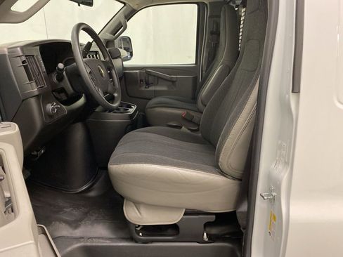 Used 2024 Chevrolet Express 2500 w/ Driver Convenience Package RWD image 14