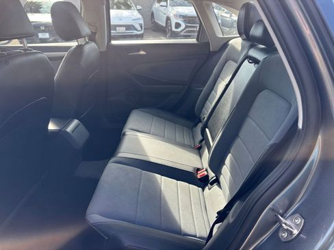 Used 2025 Volkswagen Jetta SE image 25