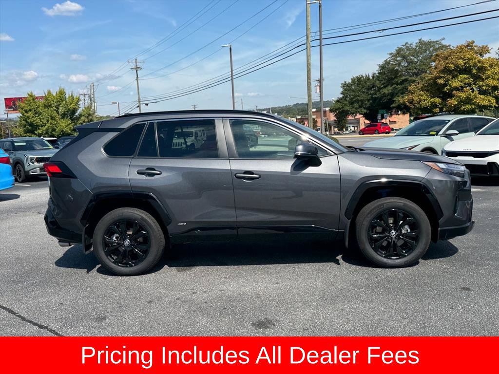 Used 2024 Toyota RAV4 SE AWD/4WD image 2