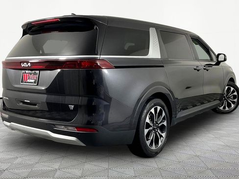 Used 2024 Kia Carnival EX FWD image 6