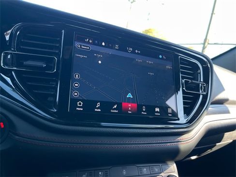 Used 2024 Dodge Durango GT image 15