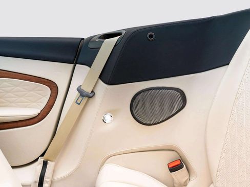 Used 2024 Aston Martin DB12 Convertible RWD image 58