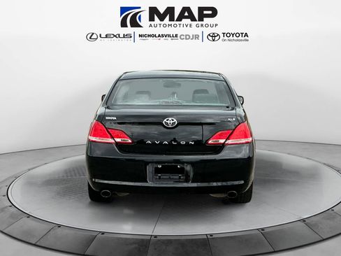 Used 2006 Toyota Avalon XLS FWD image 4