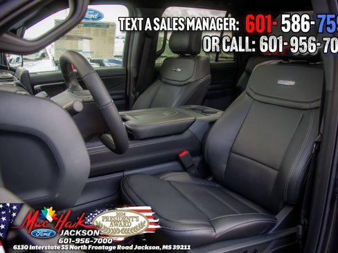 Used 2025 Ford Expedition Platinum image 9