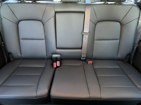 New 2026 GMC Canyon Elevation w/ Convenience Package image 15