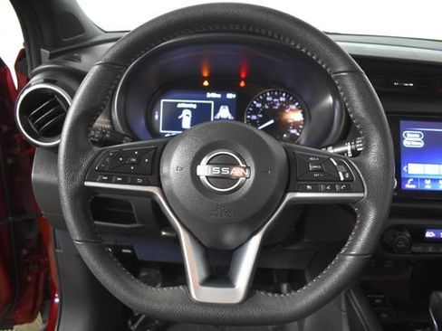 Used 2022 Nissan Kicks SR FWD image 13