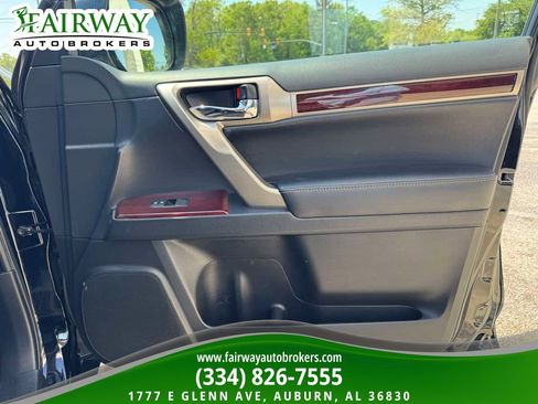 Used 2019 Lexus GX 460 Premium image 32