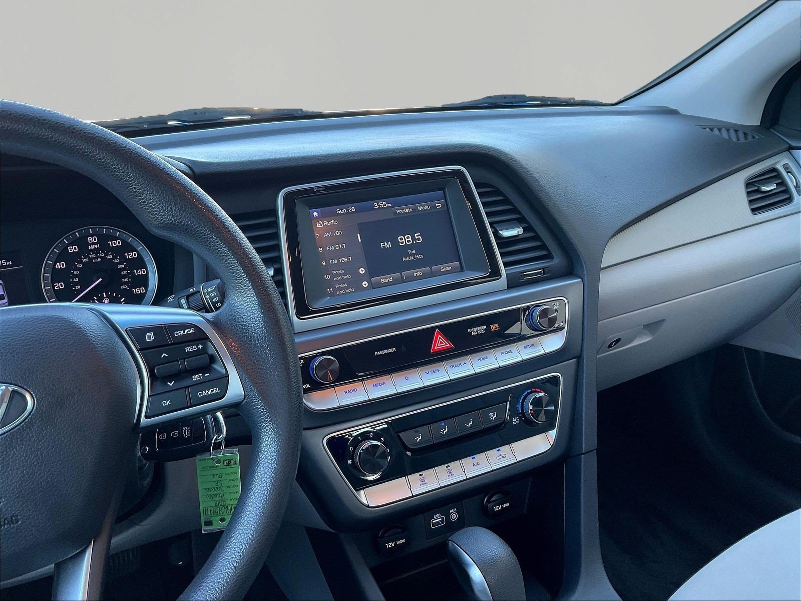 Used 2018 Hyundai Sonata SE FWD image 9