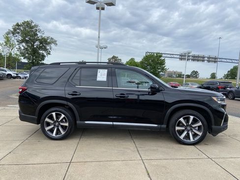 Used 2023 Honda Pilot Touring image 13