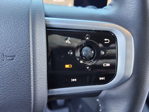 Used 2025 Nissan Armada SL w/ Captain's Chari Seat Package image 31