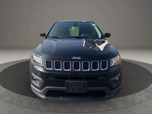 Used 2020 Jeep Compass Latitude w/ Cold Weather Group AWD/4WD image 2