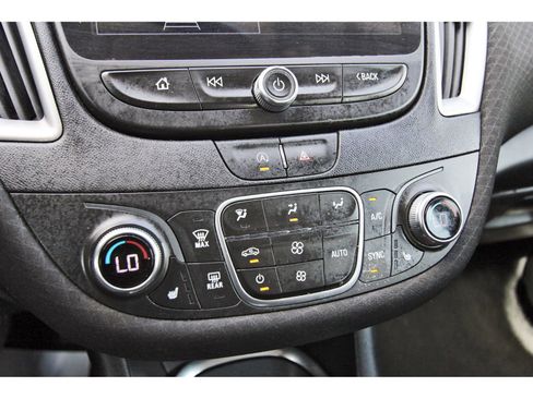 Used 2022 Chevrolet Malibu LT image 28