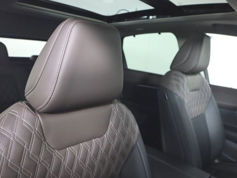 Certified 2025 Nissan Murano Platinum w/ Cargo Package image 30