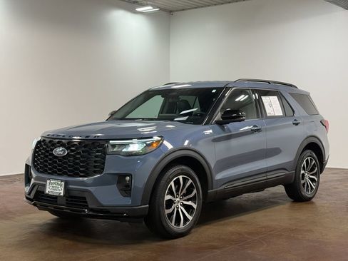 Used 2025 Ford Explorer ST-Line AWD/4WD image 28