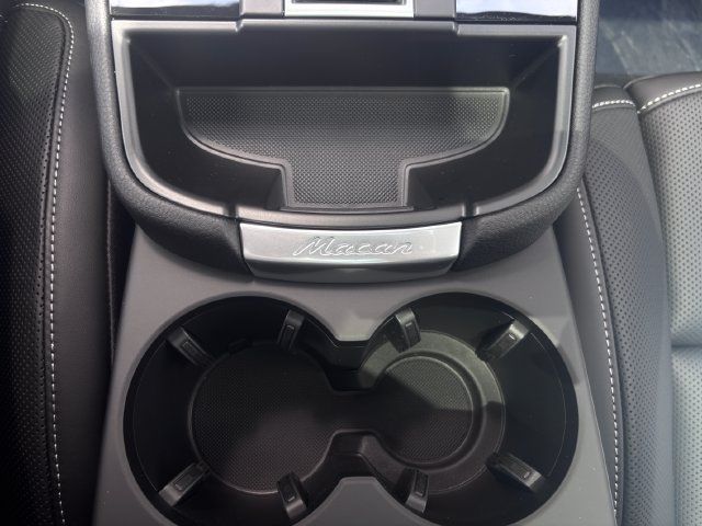 Certified 2026 Porsche Macan Turbo AWD/4WD image 23