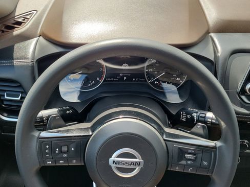 Used 2021 Nissan Rogue S AWD/4WD image 18