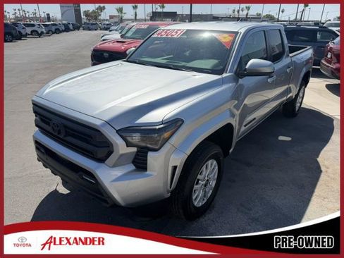 Certified 2025 Toyota Tacoma SR5 AWD/4WD image 1