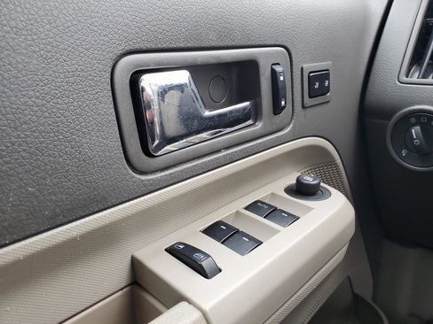 Used 2010 Ford Edge Limited image 15