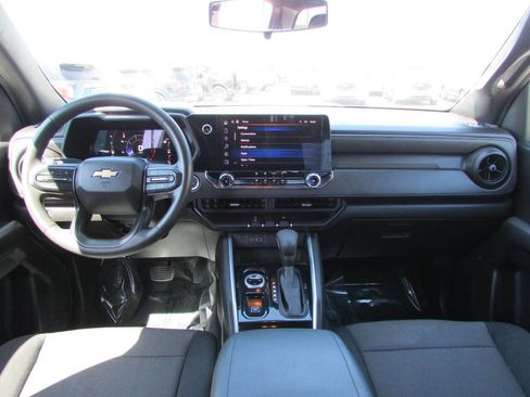 Used 2023 Chevrolet Colorado W/T w/ Advanced Trailering Package AWD/4WD image 19
