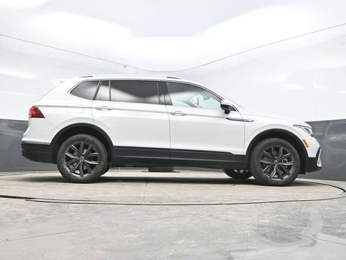 Used 2022 Volkswagen Tiguan SE image 36