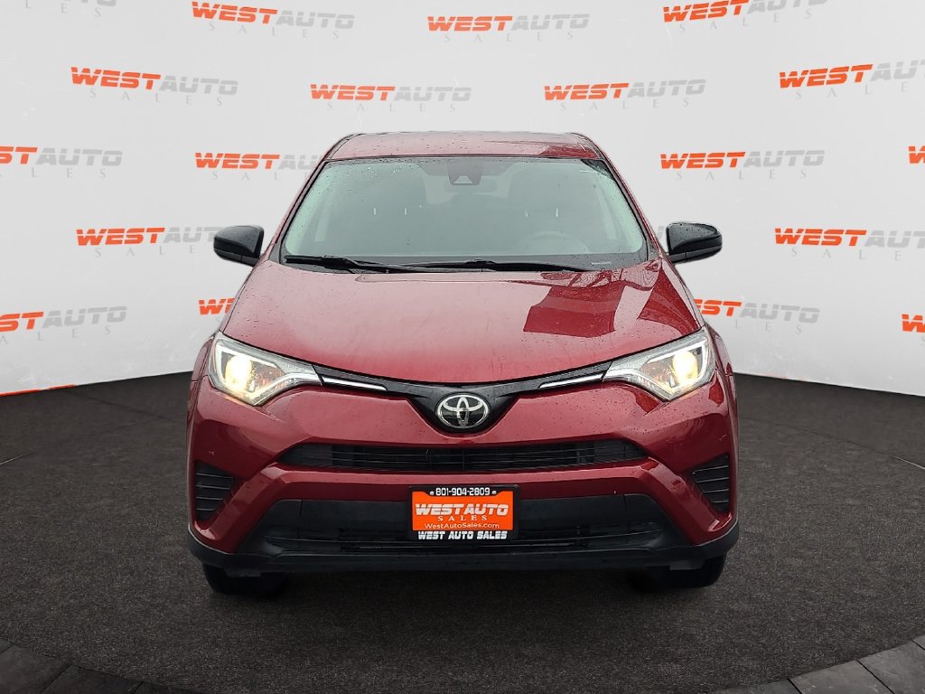 Used 2018 Toyota RAV4 LE AWD/4WD image 8