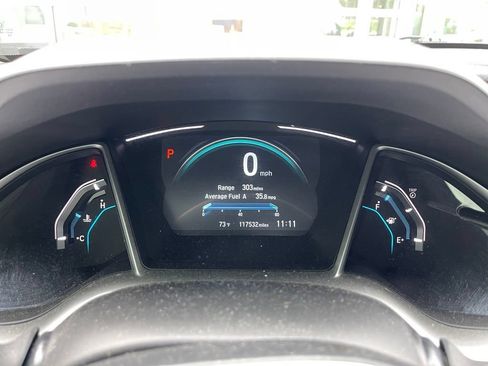 Used 2018 Honda Civic Touring image 7