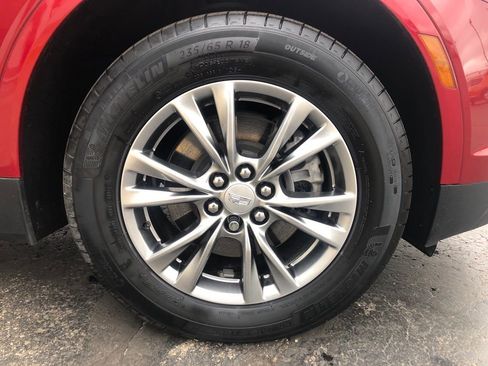 Used 2023 Cadillac XT5 Premium Luxury w/ LPO, Floor Liner Package AWD/4WD image 6