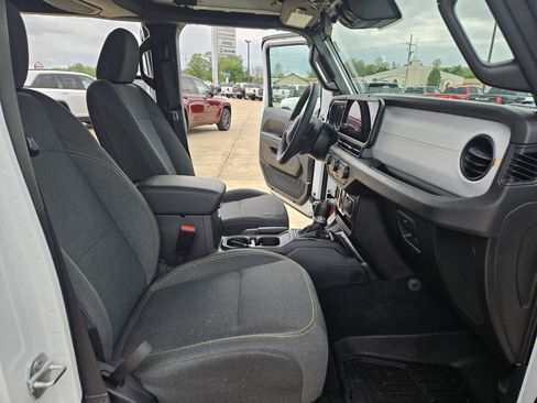 Used 2024 Jeep Wrangler Sport S image 14