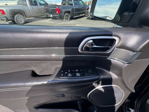 Used 2017 Jeep Grand Cherokee SRT AWD/4WD image 14