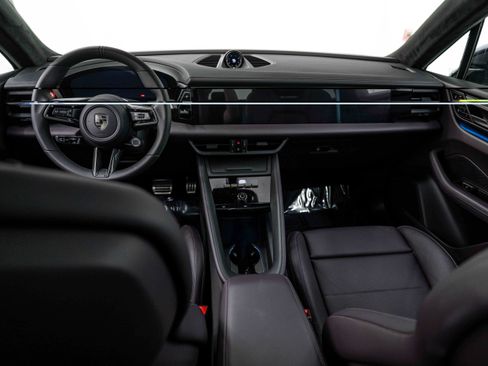 Certified 2025 Porsche Macan Turbo Electric AWD/4WD image 23
