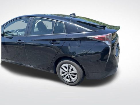 Used 2017 Toyota Prius Three FWD image 9