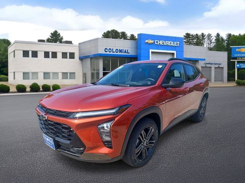 Used 2024 Chevrolet Trax ACTIV w/ Driver Confidence Package FWD image 1