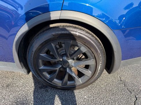 Used 2023 Tesla Model X image 37