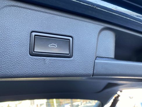 Used 2018 Volkswagen Atlas SEL image 8