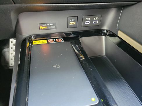 Used 2025 Toyota Camry XSE FWD image 18