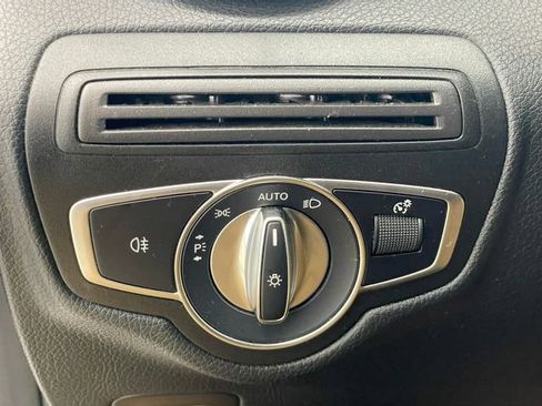 Used 2021 Mercedes-Benz GLC 300 image 37