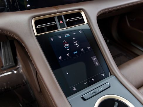 Certified 2025 Porsche Taycan AWD/4WD image 45