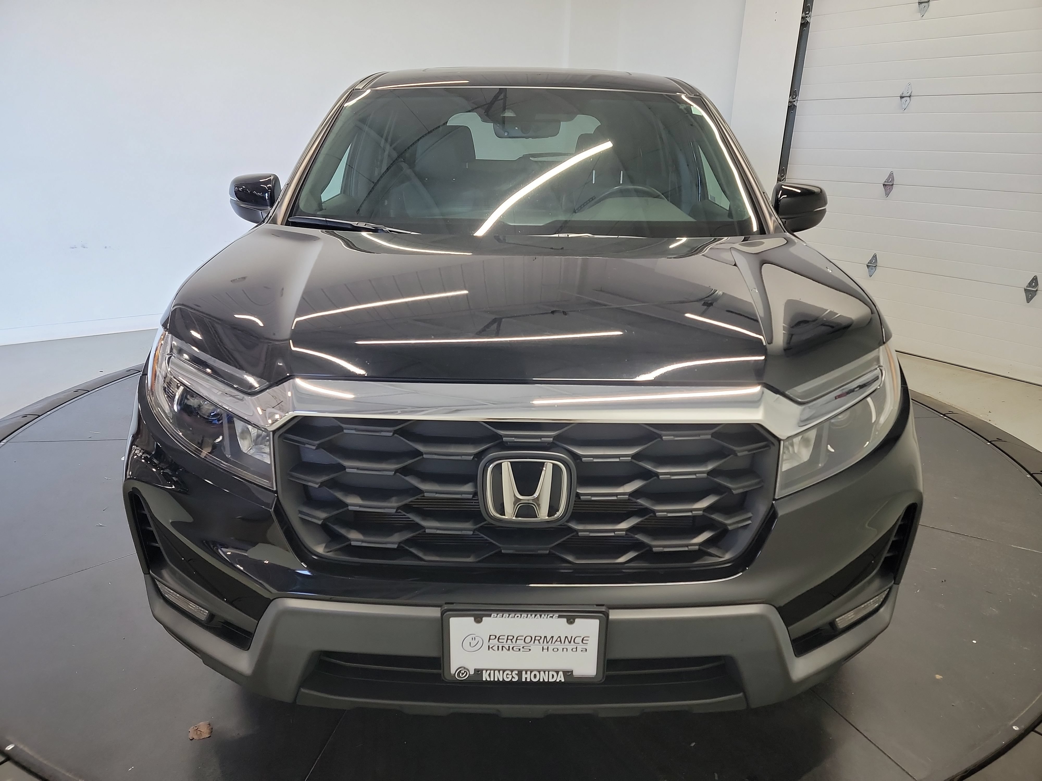 Used 2023 Honda Passport EX-L image 2