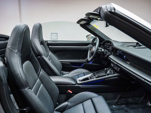 Certified 2022 Porsche 911 Carrera RWD image 19