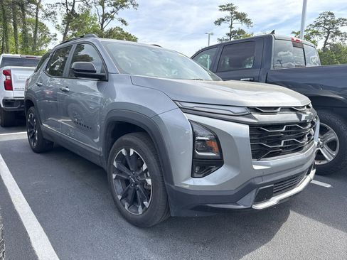 Used 2025 Chevrolet Equinox RS w/ Safety and Technology Package image 2