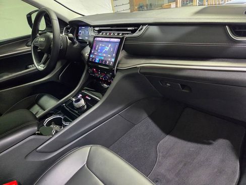 Certified 2023 Jeep Grand Cherokee Limited image 19