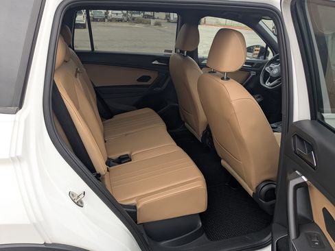 Used 2022 Volkswagen Tiguan SE R-Line image 30